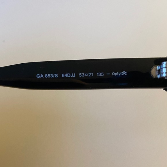 Giorgio Armani Sunglasses - Picture 4 of 5